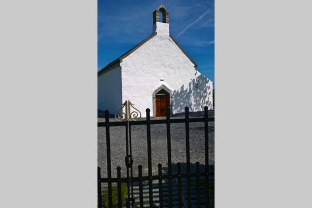 Вилла The Burren Art Gallery Built In 1798 Tubber Экстерьер фото