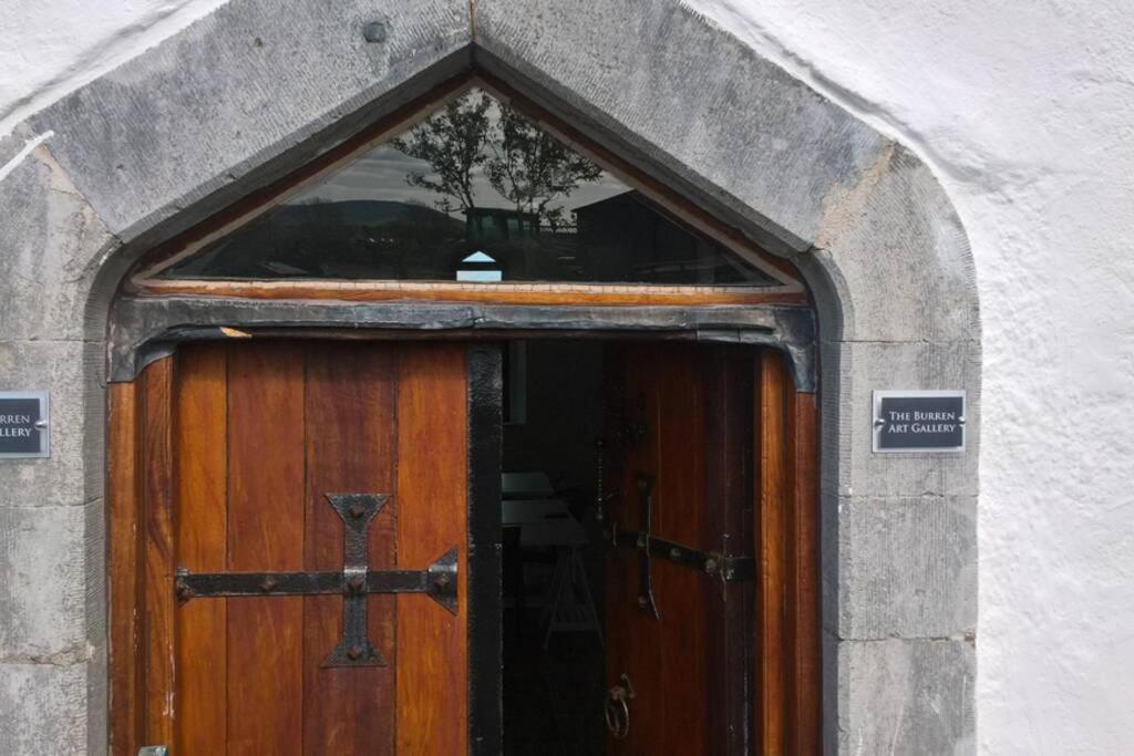 Вилла The Burren Art Gallery Built In 1798 Tubber Экстерьер фото
