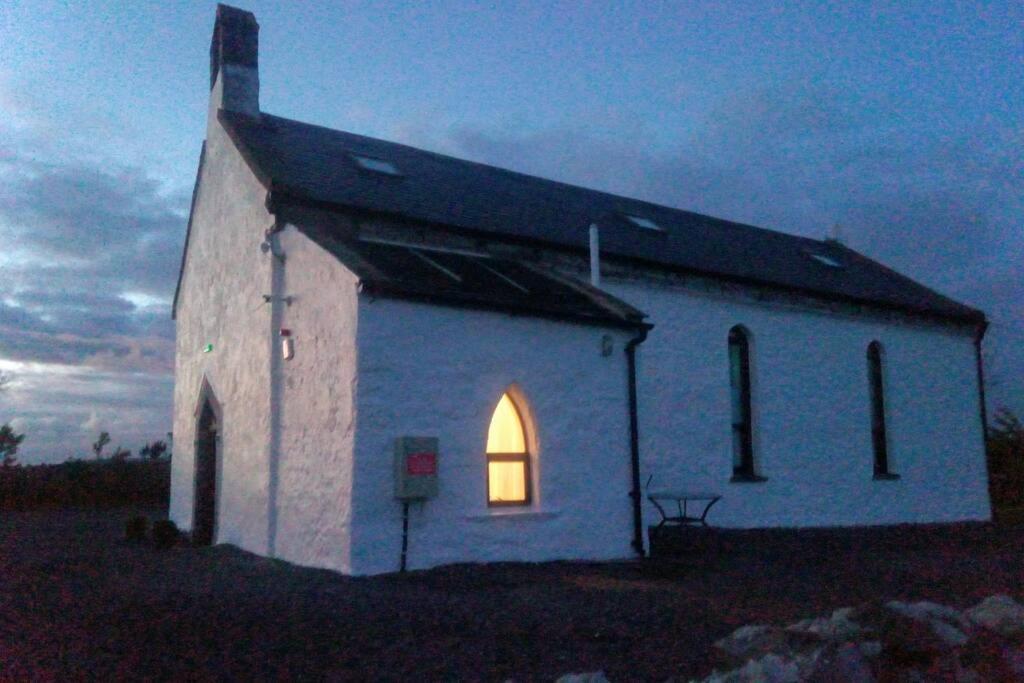 Вилла The Burren Art Gallery Built In 1798 Tubber Экстерьер фото