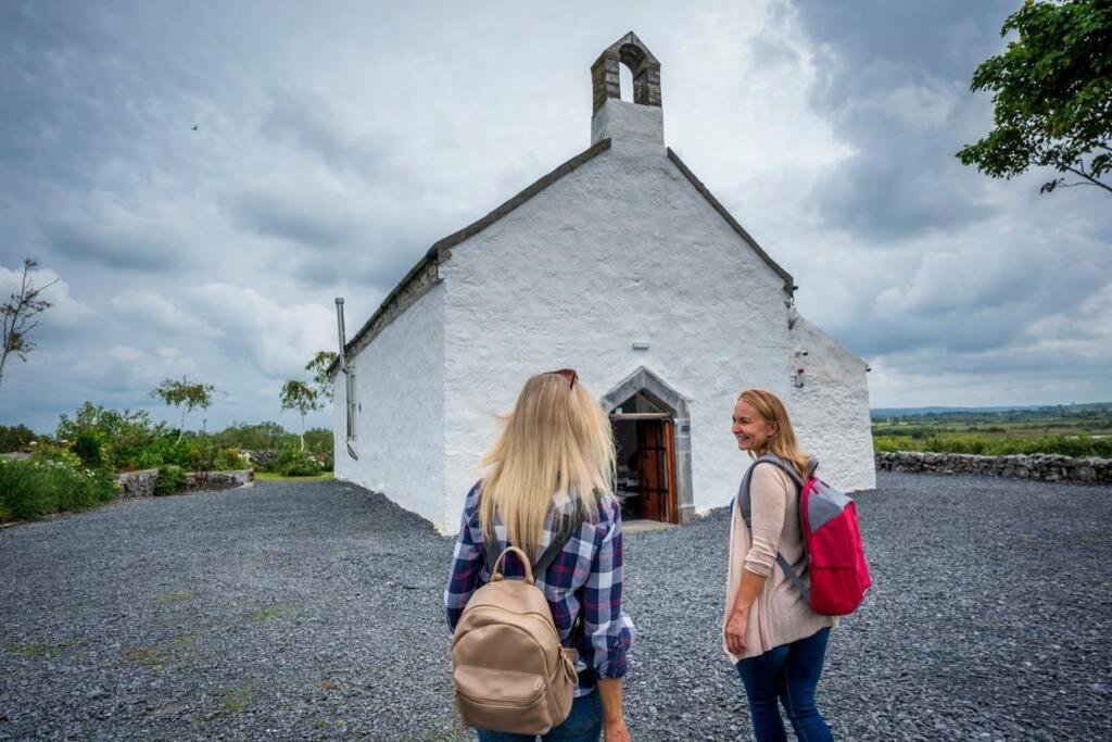 Вилла The Burren Art Gallery Built In 1798 Tubber Экстерьер фото