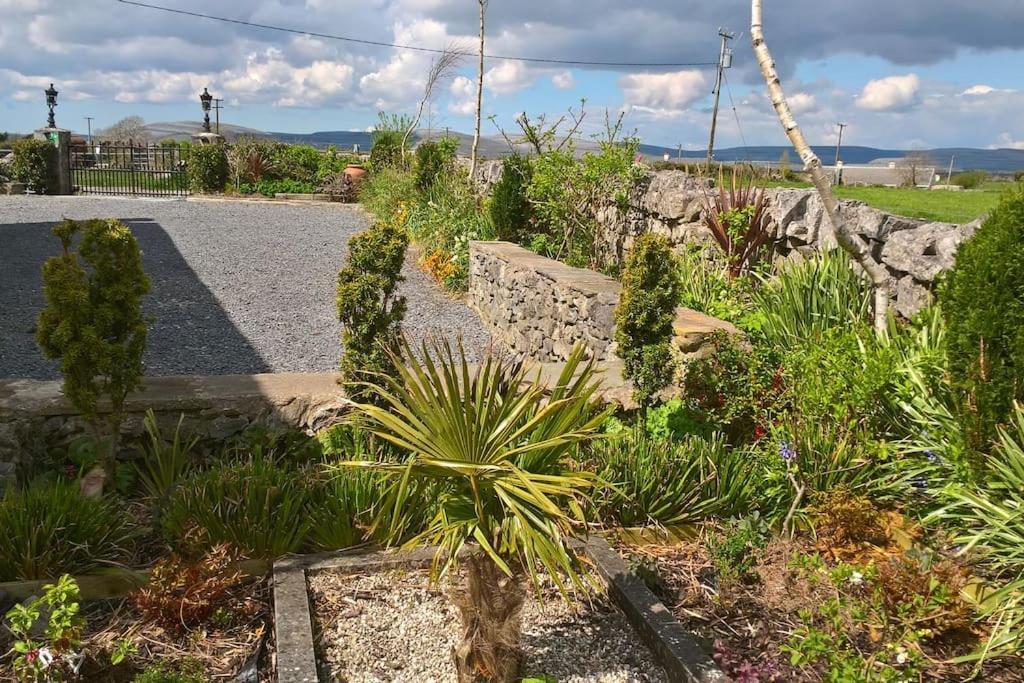 Вилла The Burren Art Gallery Built In 1798 Tubber Экстерьер фото